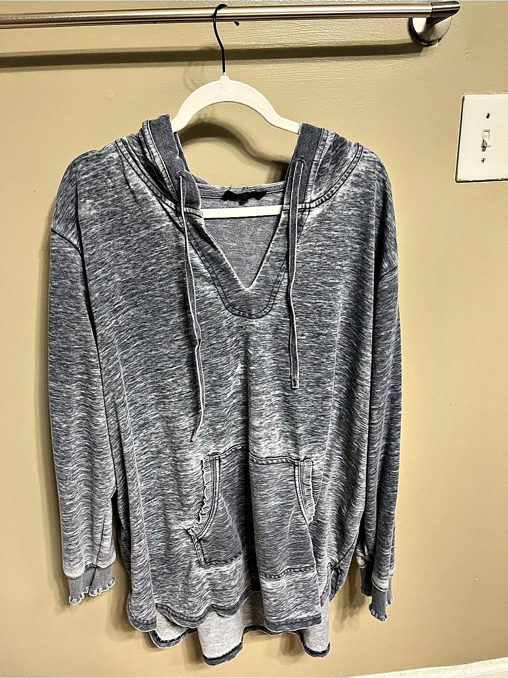 Jane & Delancey Gray Hooded Pullover
